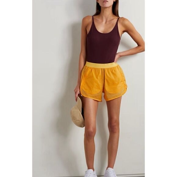 OUTDOOR VOICES
Yellow BreakLite 4" Sport Shorts in Mango Size L/ NWOT - Picture 2 of 7